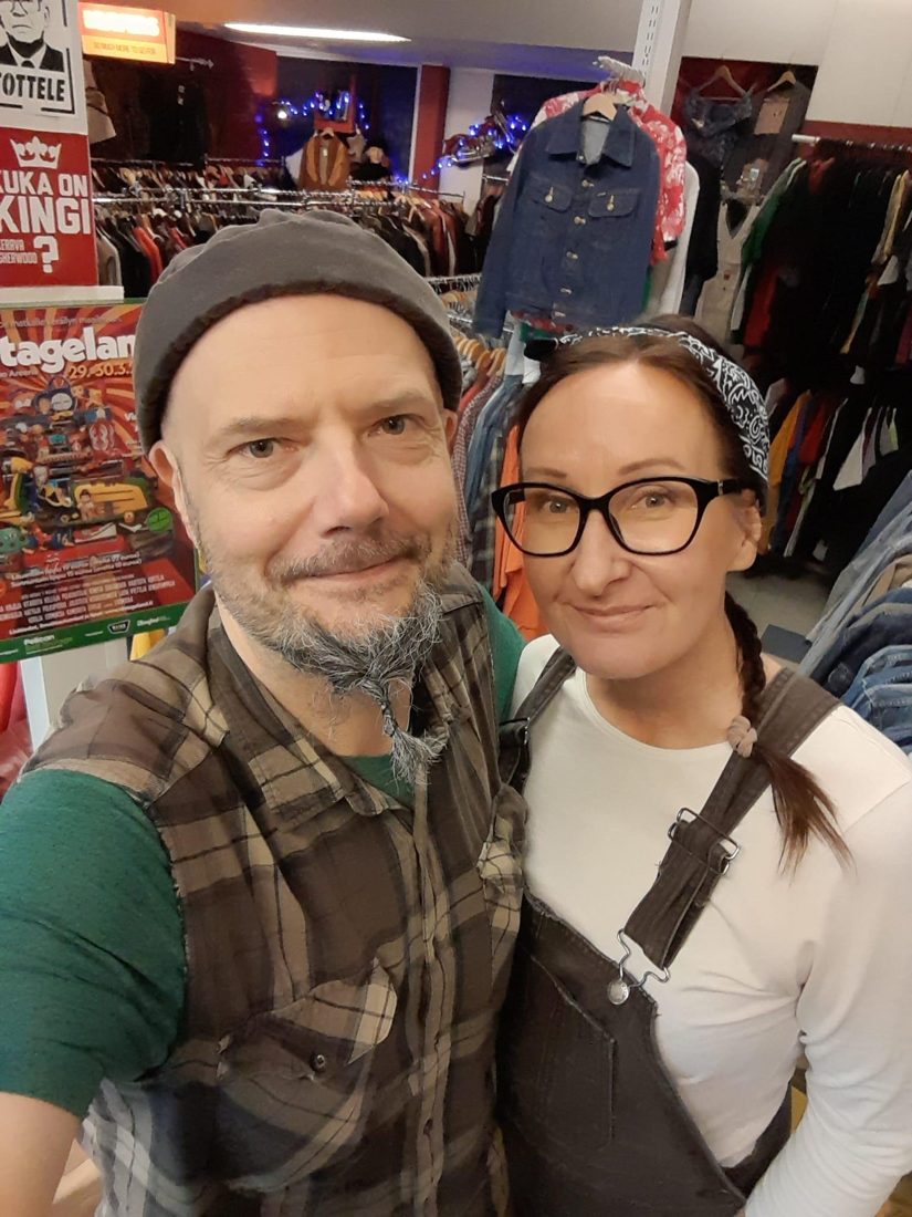 Pete ja Mimmi Kenkäkingin myymälässä